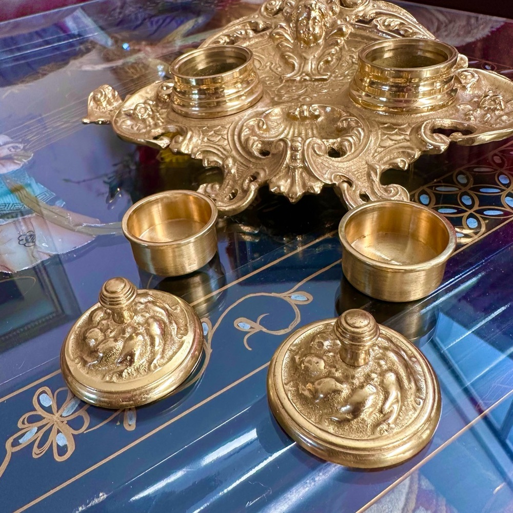Vintage Beautiful Cherub Brass Gold INKWELL with Brass Inserts ‼️ - Picture 2 of 5